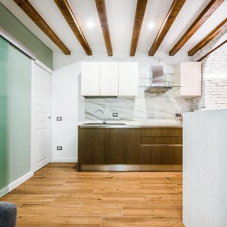 Elegant Suite In Milan Center Exterior photo