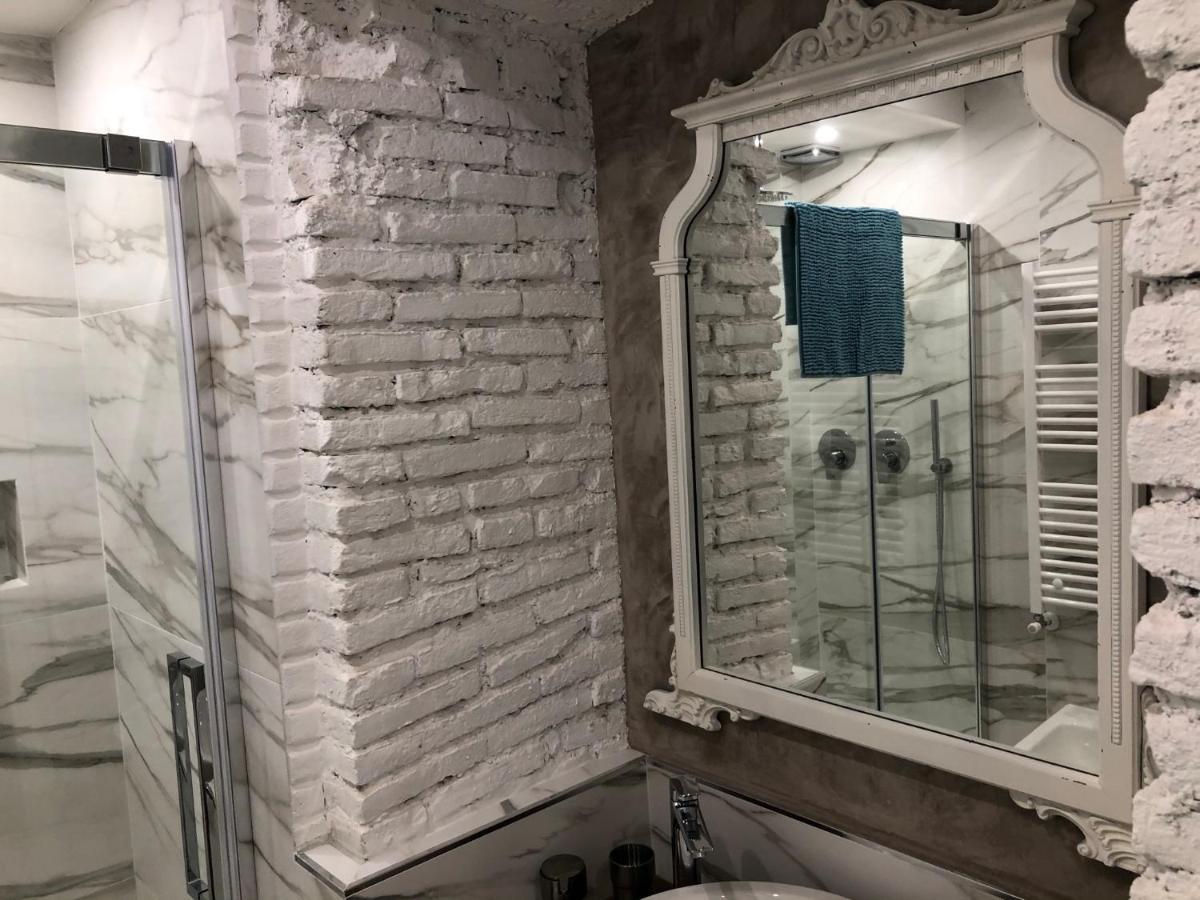 Elegant Suite In Milan Center Exterior photo